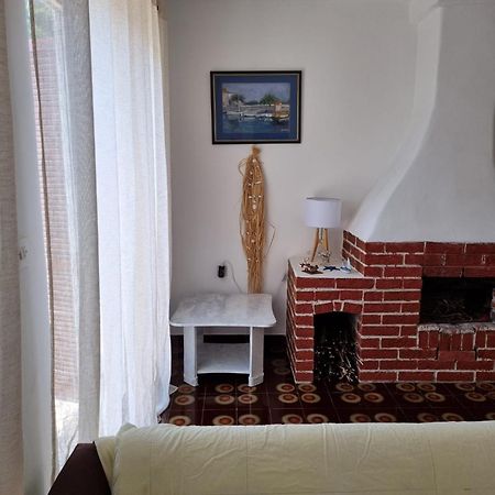 Апартаменти Apartman On The Beach - Nemira, Оміш Екстер'єр фото